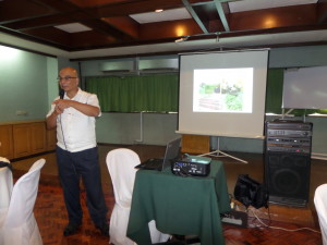 Mr. Mauricio presents the programs of IFI.